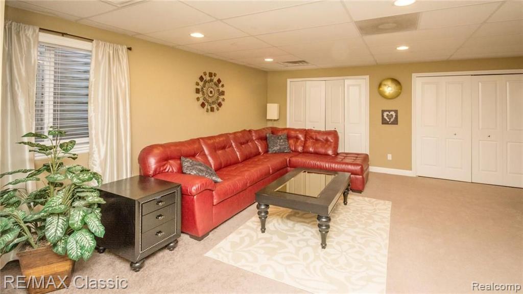 41460 Glade Road Canton, MI 48187 - Photo 28 of 37