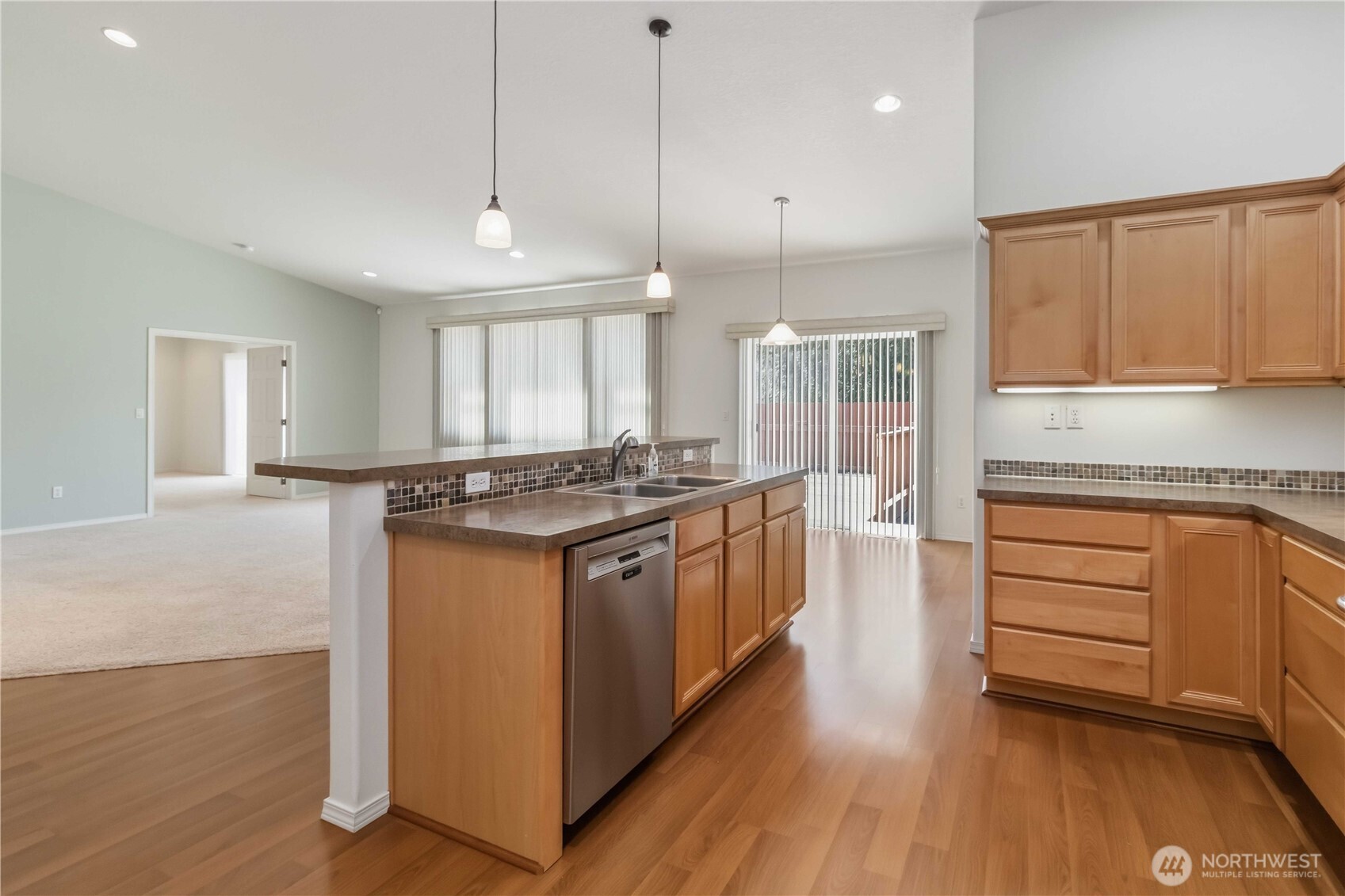 2035 Coal Creek Road Longview, WA 98632 - Photo 12 of 34