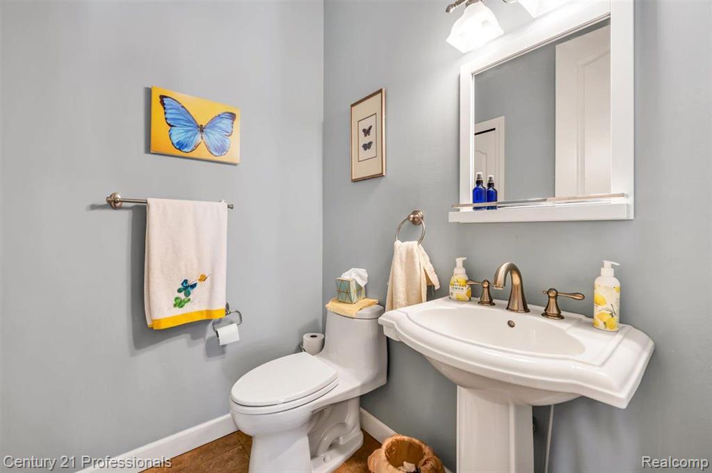 6952 Oakhurst Ridge Road Clarkston, MI 48348 - Photo 34 of 62 Gallery Image 34