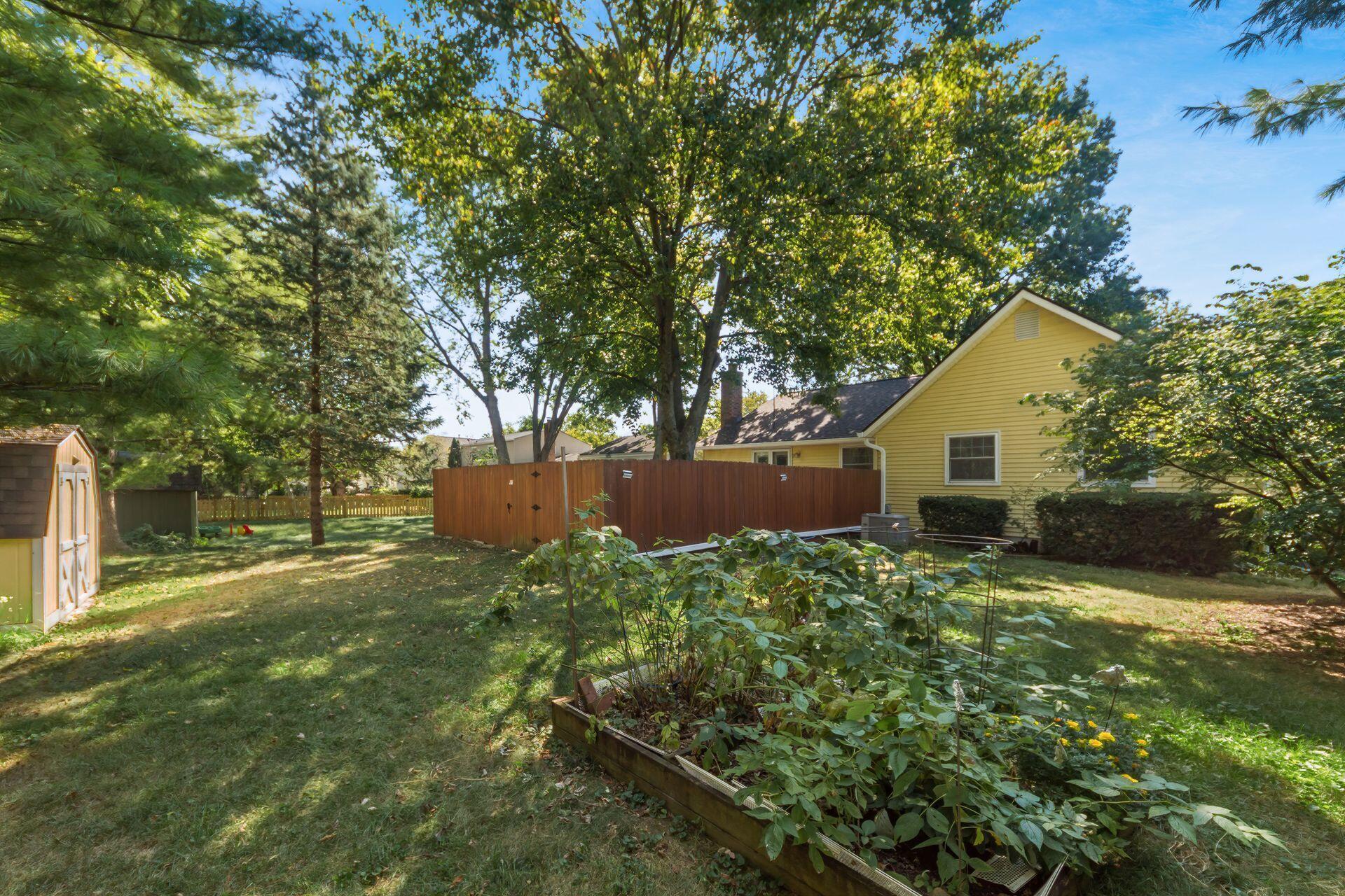 1672 Rushing Way Columbus, OH 43235 - Photo 41 of 43 Yard