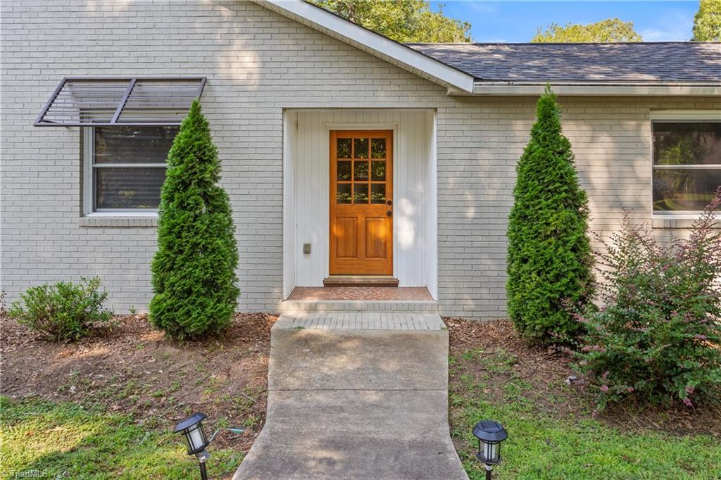 3708 Rockingham Road South Greensboro, NC 27407 - Photo 4 of 32 Gallery Image 4