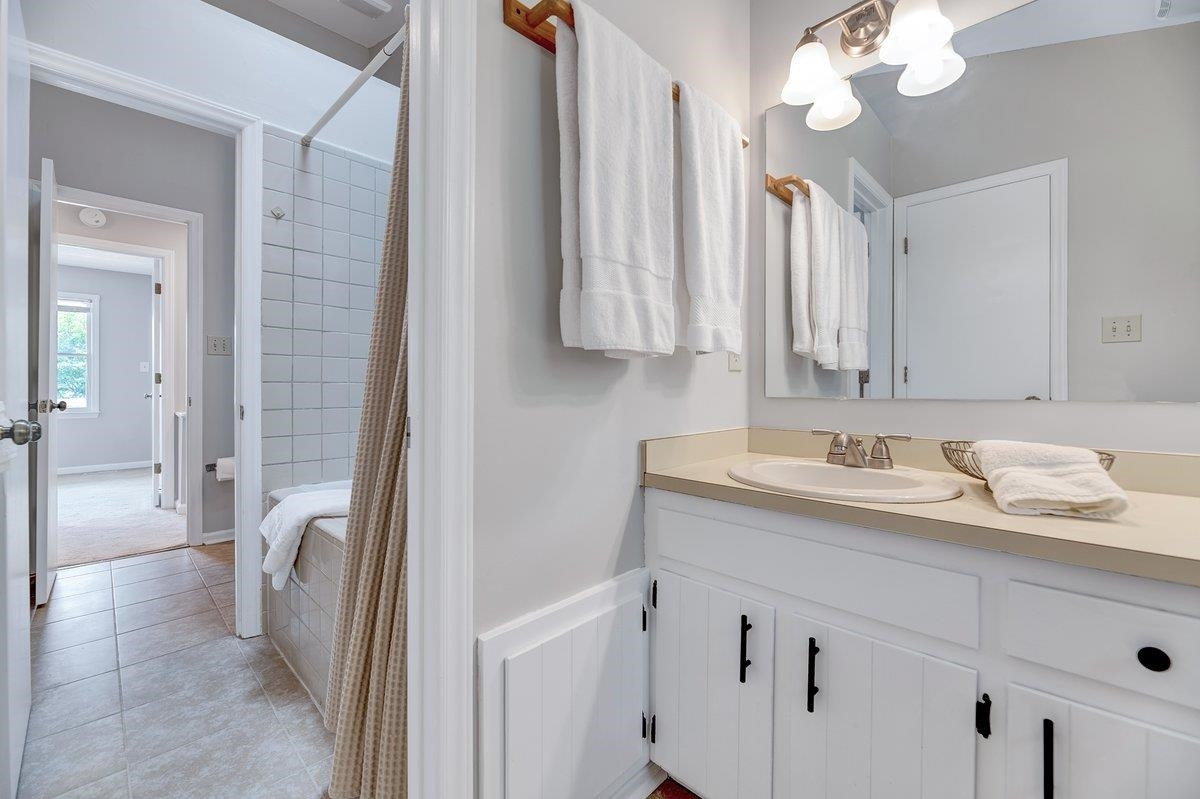 607 Springview Trail Garner, NC 27529 - Photo 25 of 40 Bathroom