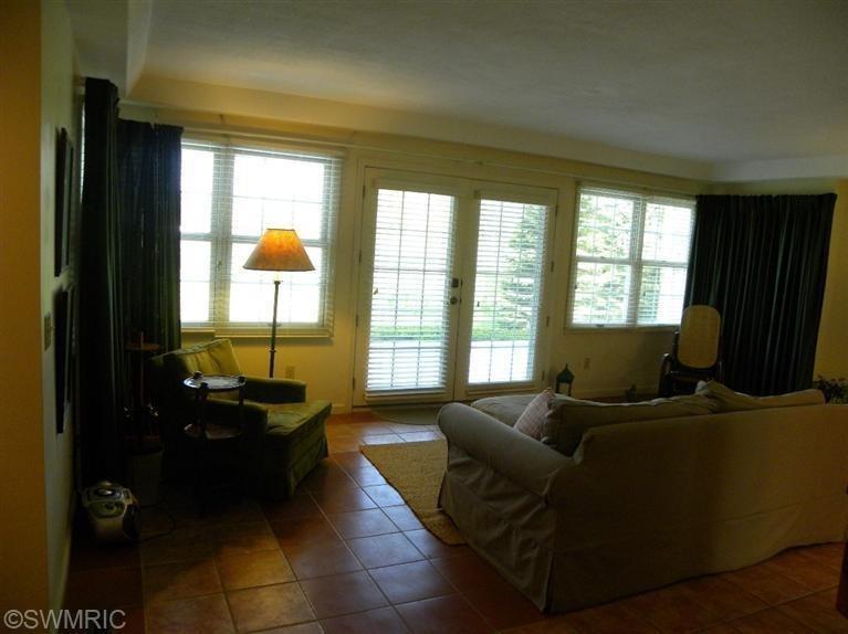 04632 Baker Road Gobles, MI 49055 - Photo 6 of 23 Living area - great room