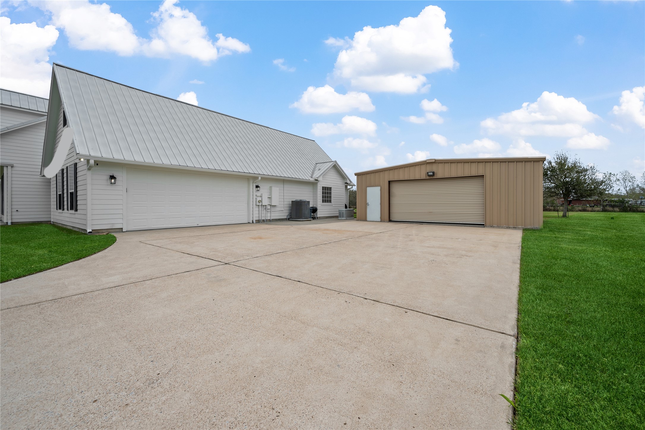 3722 Poskey Road Anahuac, TX 77514 - Photo 7 of 48