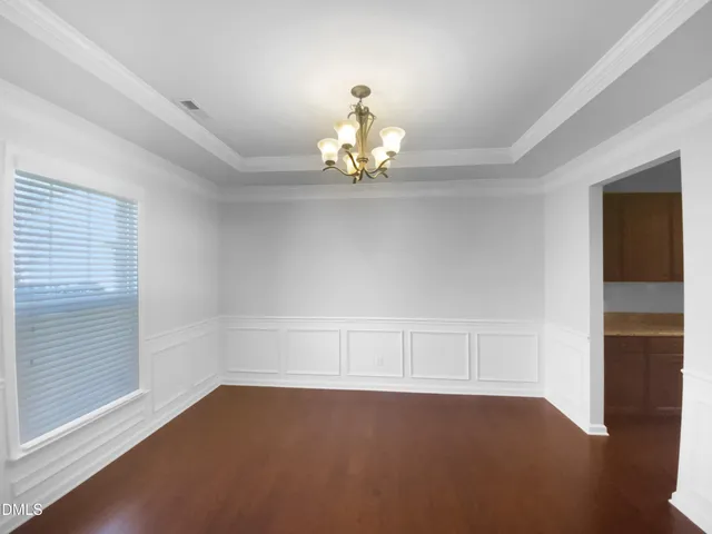 a view of empty room with window