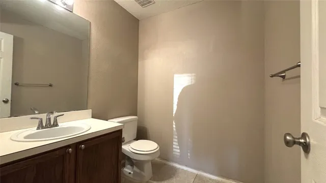 $2,000 | 4835 Windy Bluff Court, Katy, TX 77449