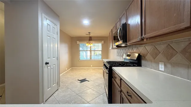 $2,000 | 4835 Windy Bluff Court, Katy, TX 77449