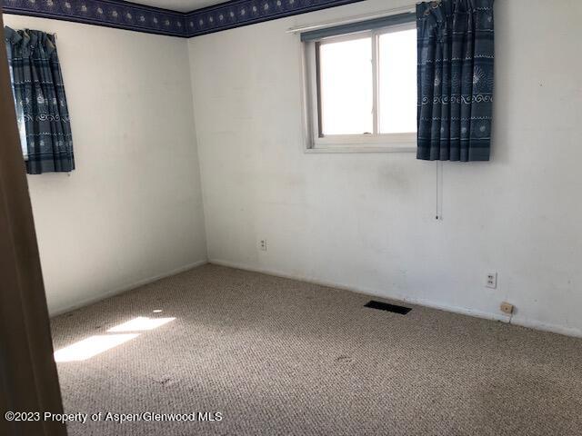 558 Steele Street Craig, CO 81625 - Photo 34 of 52 a view of room and window