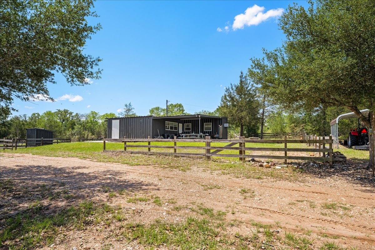 2516 Klimer Road Fayetteville, TX 78940 - Photo 15 of 20 Gallery Image 15