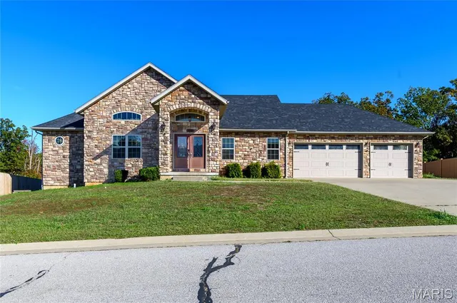 $476,900 | 105 Paradise Street, Waynesville, MO 65583