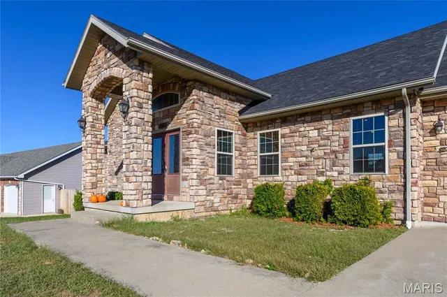 $476,900 | 105 Paradise Street, Waynesville, MO 65583