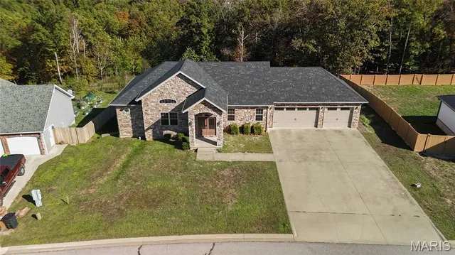 $476,900 | 105 Paradise Street, Waynesville, MO 65583