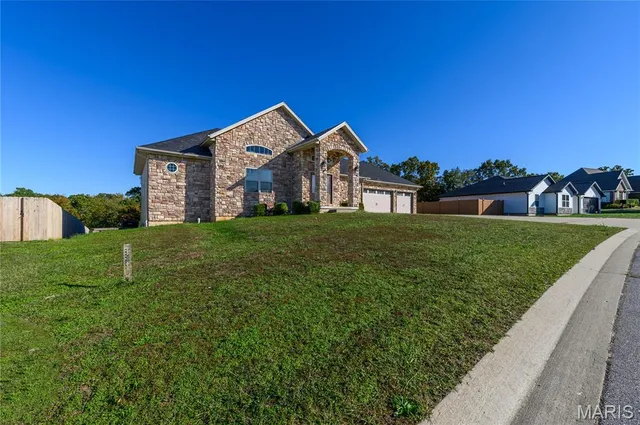 $476,900 | 105 Paradise Street, Waynesville, MO 65583