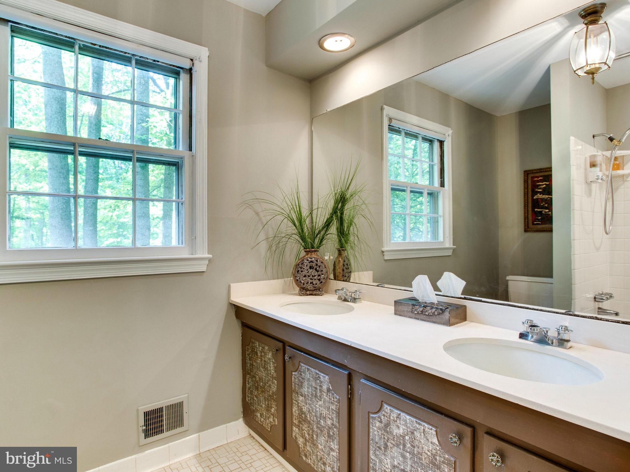 7500 Maple Branch Road Clifton, VA 20124 - Photo 17 of 30 Bath