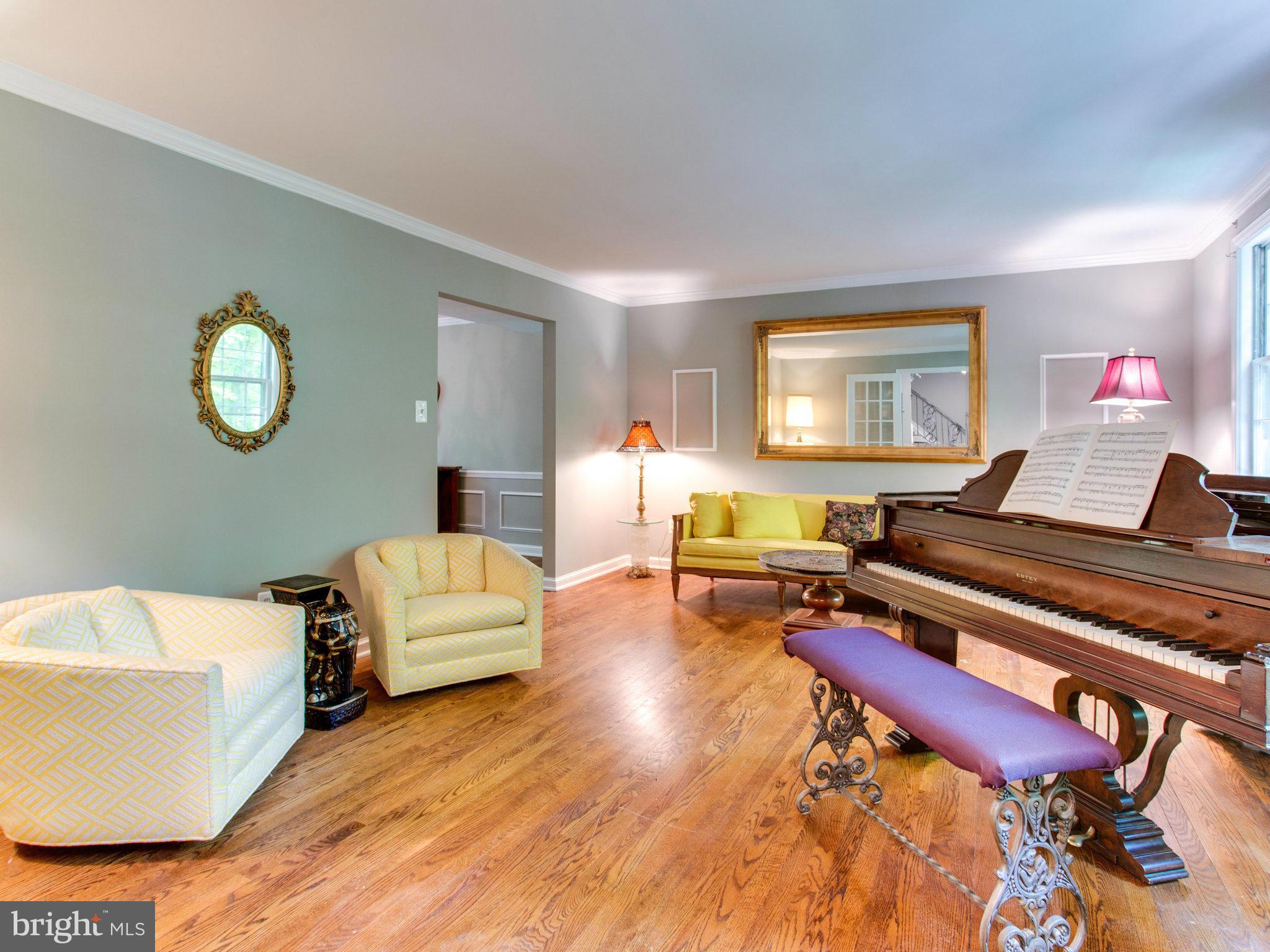 7500 Maple Branch Road Clifton, VA 20124 - Photo 4 of 30 Living Room