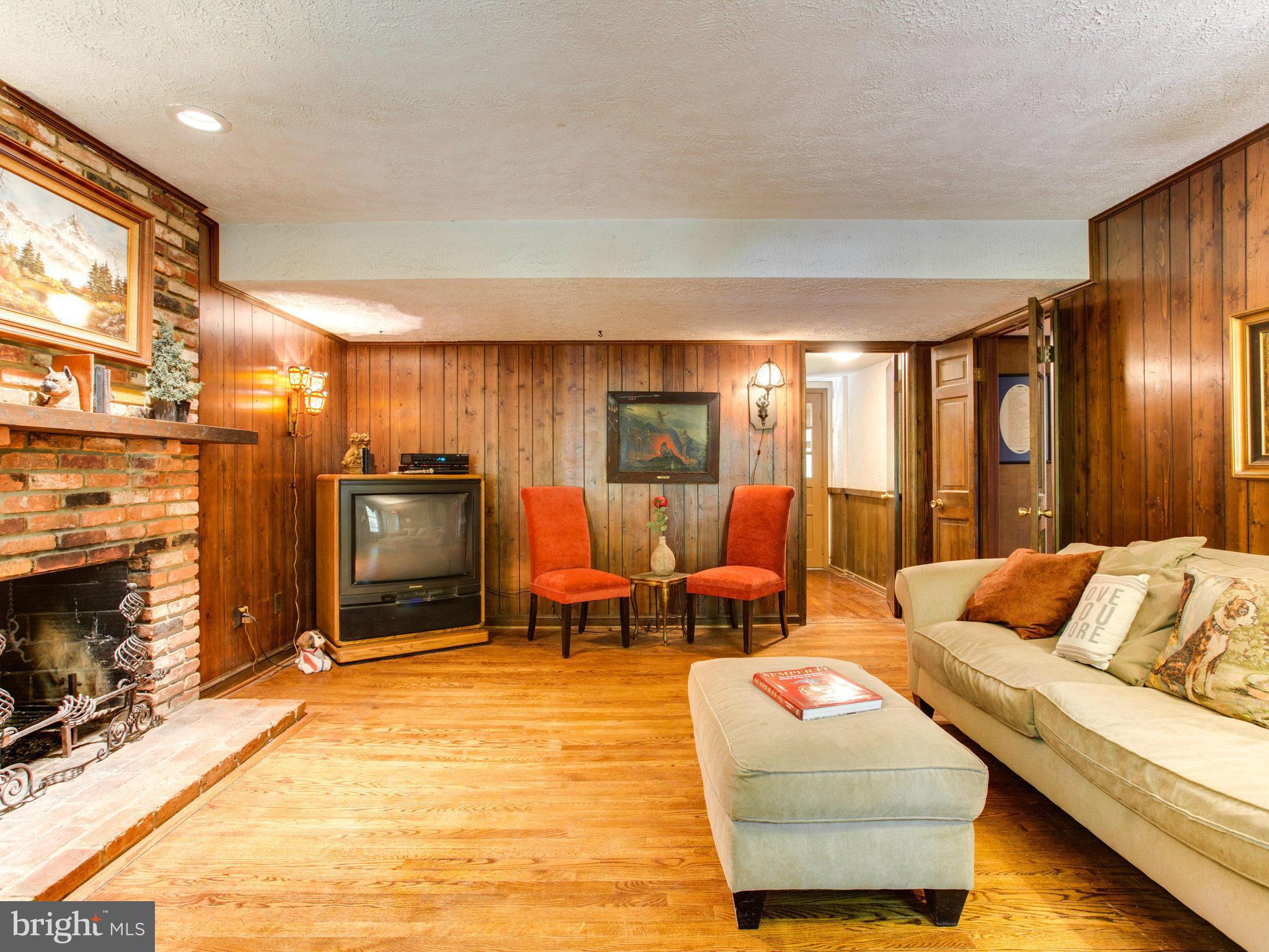 7500 Maple Branch Road Clifton, VA 20124 - Photo 10 of 30 Family Room