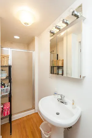 $2,100 | 1142 West Morse Avenue, Unit GW, Chicago, IL 60626