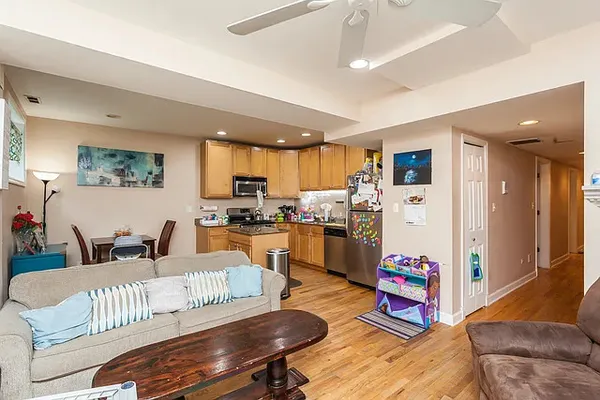 $2,100 | 1142 West Morse Avenue, Unit GW, Chicago, IL 60626