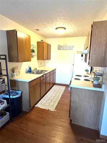 $875 | 1307 Main Street, Unit E, Highland, IL 62249