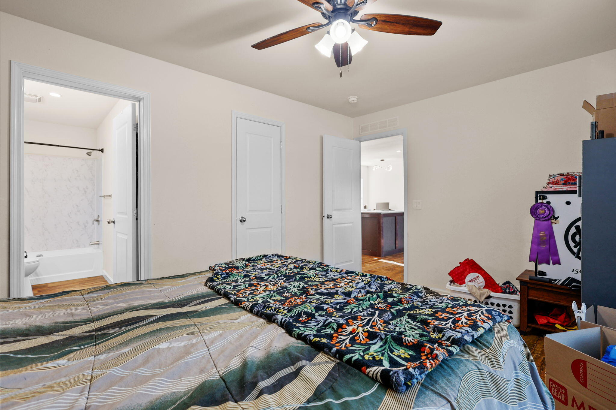 20034 Parocast Road Redding, CA 96003 - Photo 11 of 30 Bedroom 1