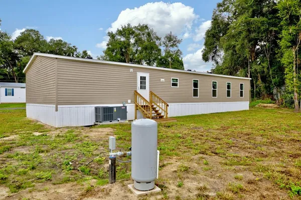 $2,000 | 8595 Northwest 13th Court, Ocala, FL 34475