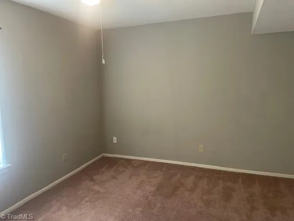 $850 | 3816 Country Club Road, Winston-Salem, NC 27104