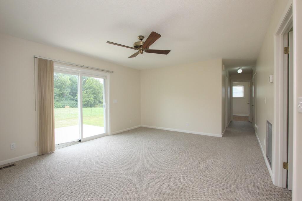 136 Bud Cookston Road Whitwell, TN 37397 - Photo 14 of 45 Den/Family Room