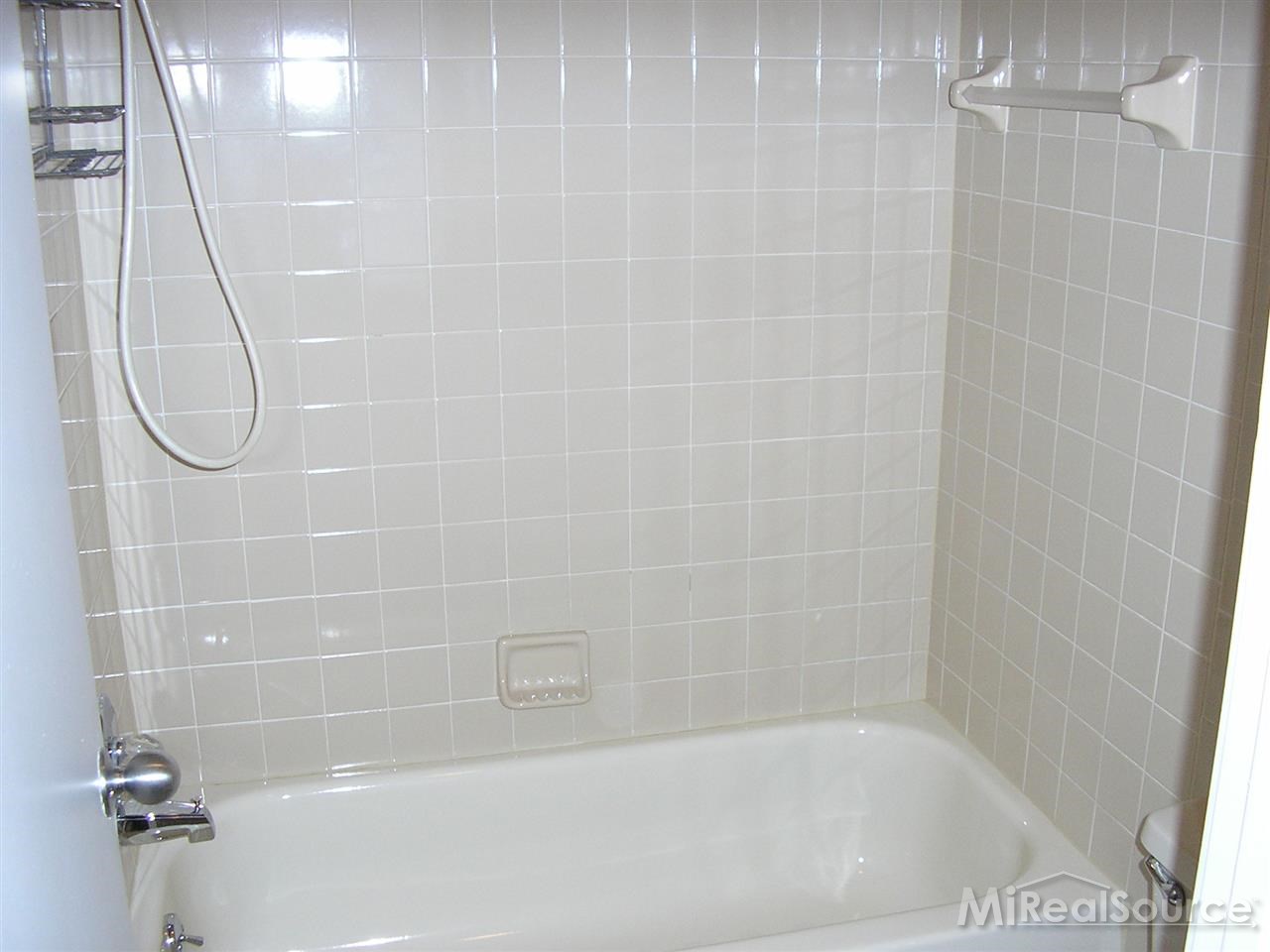 685 Highgate Mews, Unit 153 Rochester Hills, MI 48307 - Photo 15 of 17