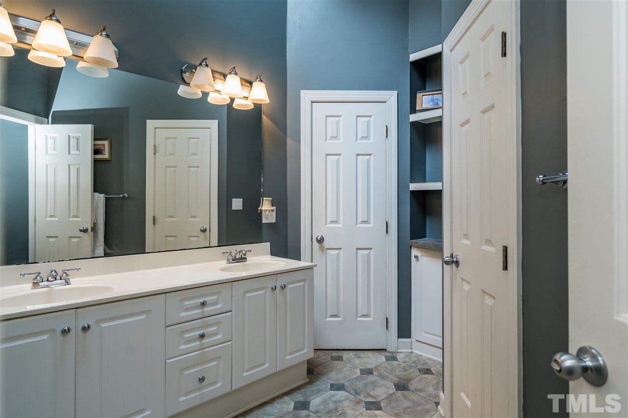 4105 Iverson Street Raleigh, NC 27604 - Photo 15 of 23