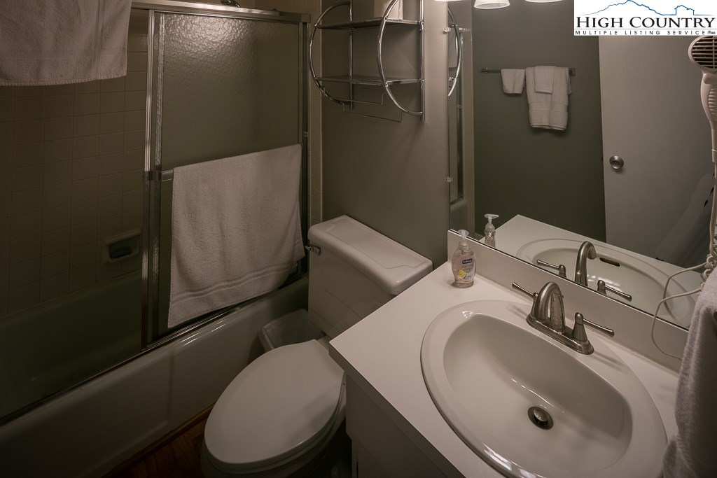 149 Slope View Road, Unit E25 Sugar Mountain, NC 28604 - Photo 14 of 22 Gallery Image 14