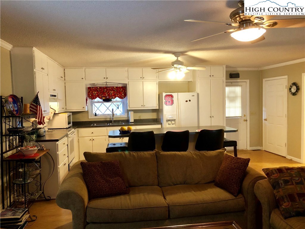 1410 Bill Cooper Road Crumpler, NC 28617 - Photo 10 of 39 Gallery Image 10