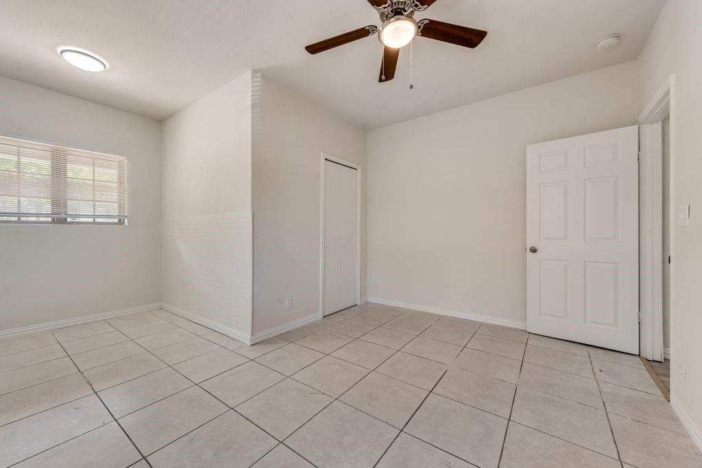 2704 Rosen Avenue Fort Worth, TX 76164 - Photo 13 of 17