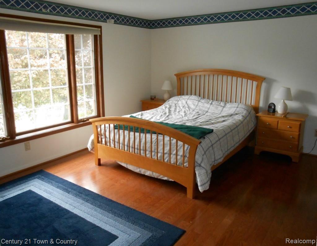 2408 Chalet Drive Rochester, MI 48309 - Photo 29 of 49 Mstr 1.jpg