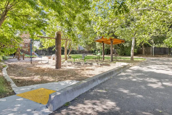 $848,000 | 2750 Brentwood Place, Davis, CA 95618