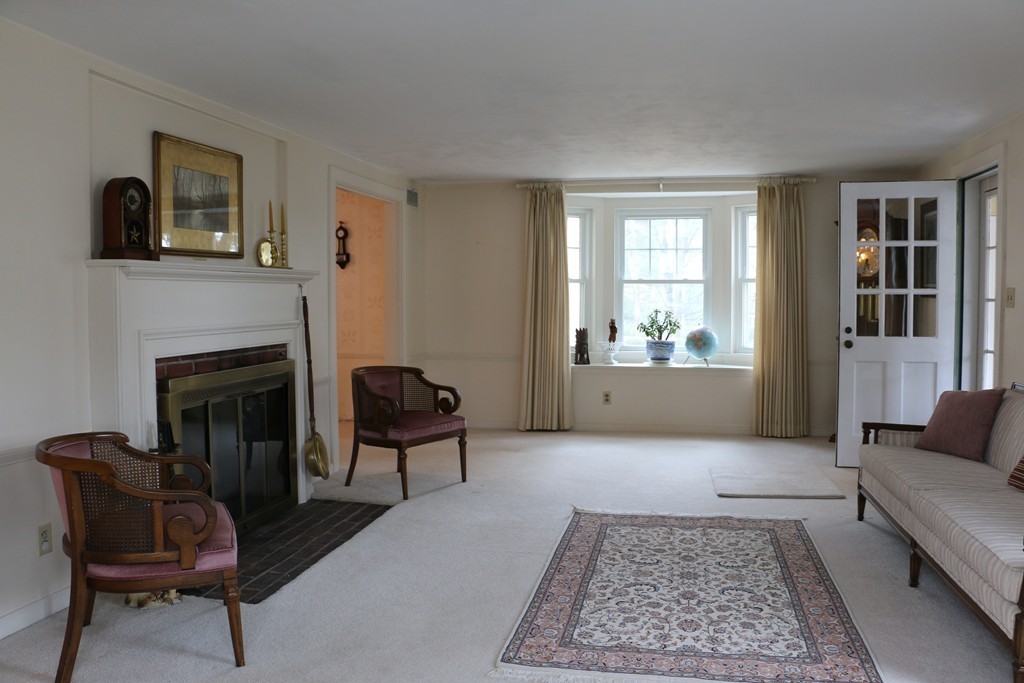 44 Oak Ridge Road Reading, MA 01867 - Photo 8 of 30