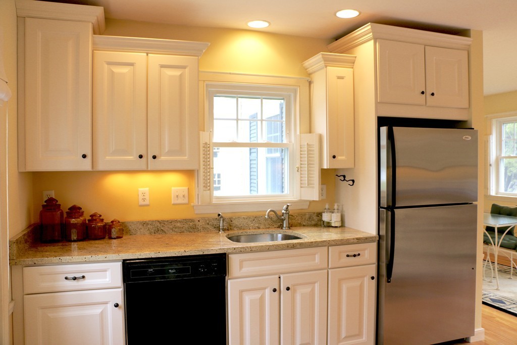 44 Oak Ridge Road Reading, MA 01867 - Photo 10 of 30