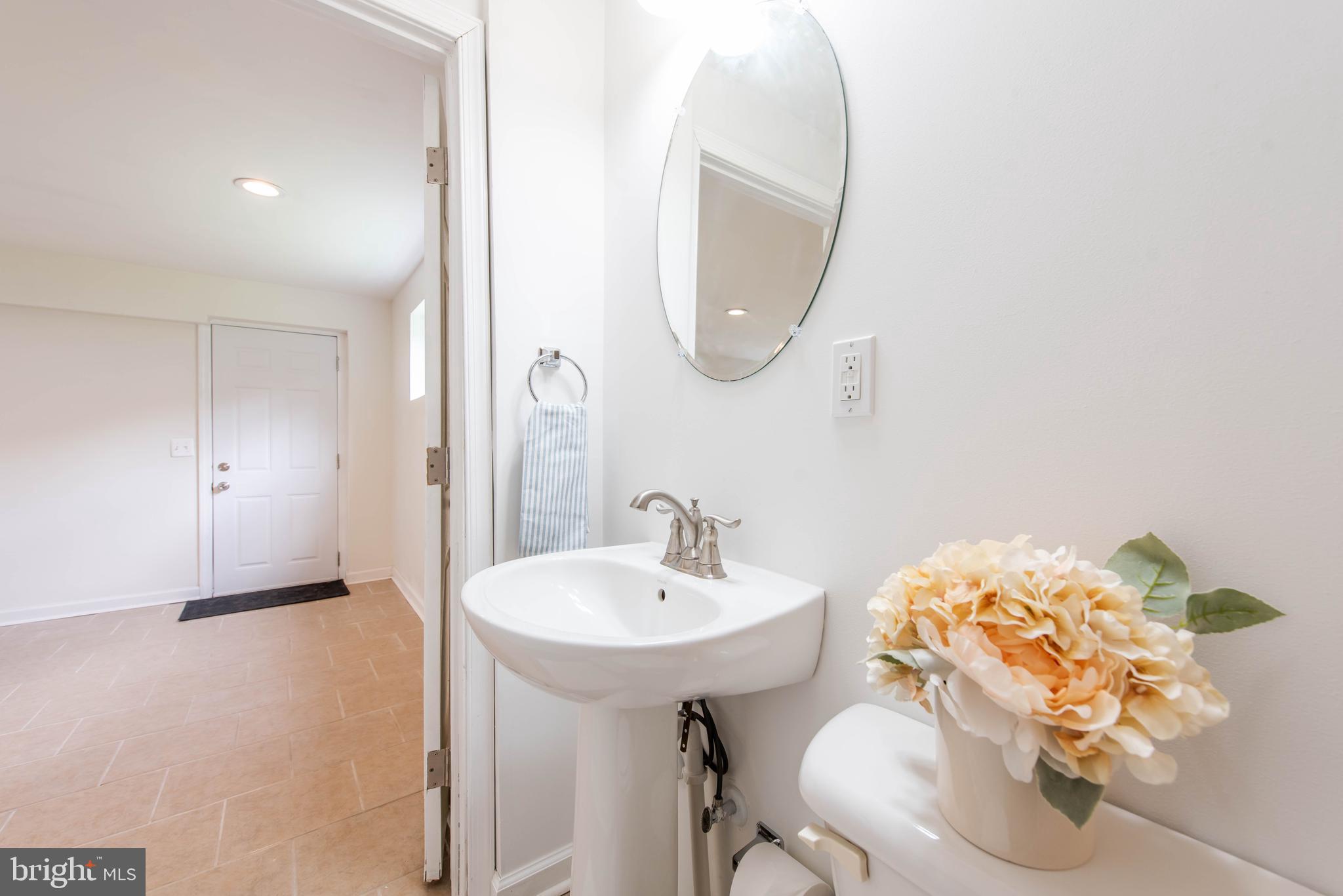 929 Prestwood Road Baltimore, MD 21228 - Photo 31 of 37 Lower level full bathroom