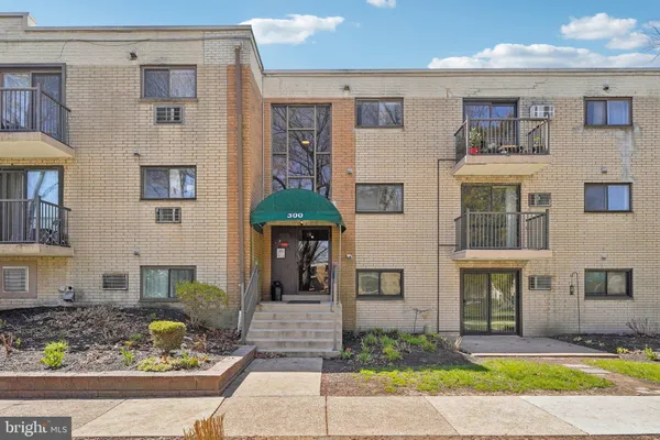 $245,000 | 1575 West Street Road, Unit 327, Warminster, PA 18974