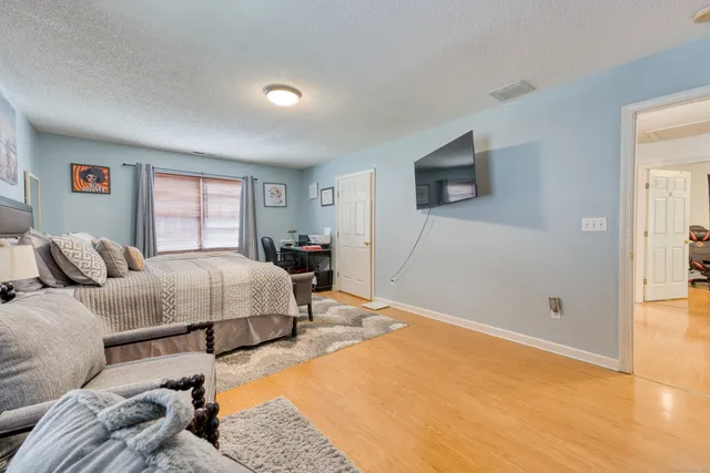 $360,000 | 230 White Oak Way, Torrington, CT 06790