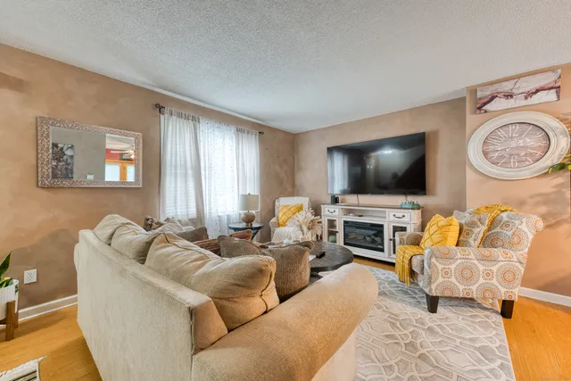 $360,000 | 230 White Oak Way, Torrington, CT 06790