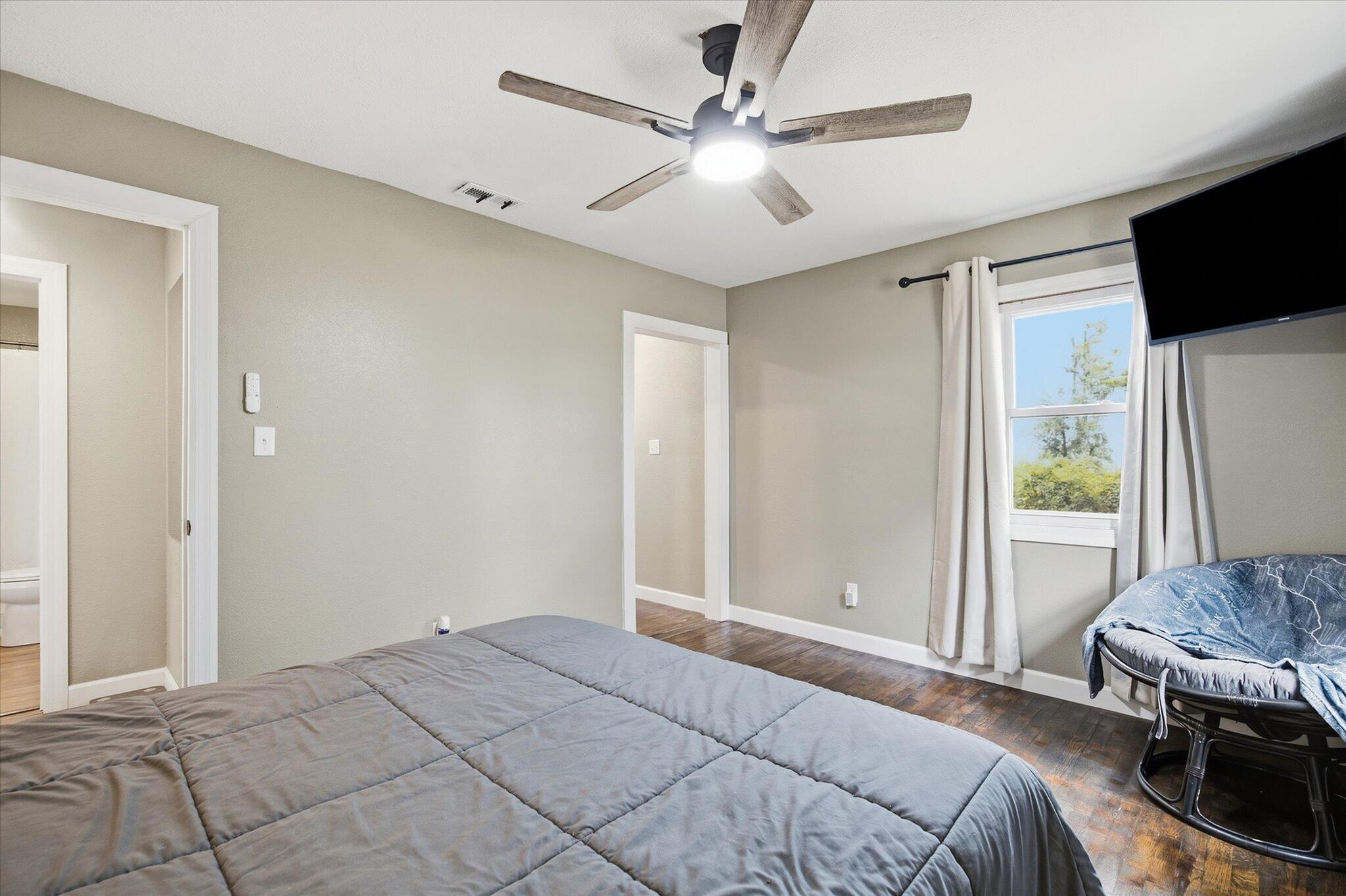 1663 Swan Lane Mansfield, MO 65704 - Photo 20 of 27 14-IMG_4223_with_tv