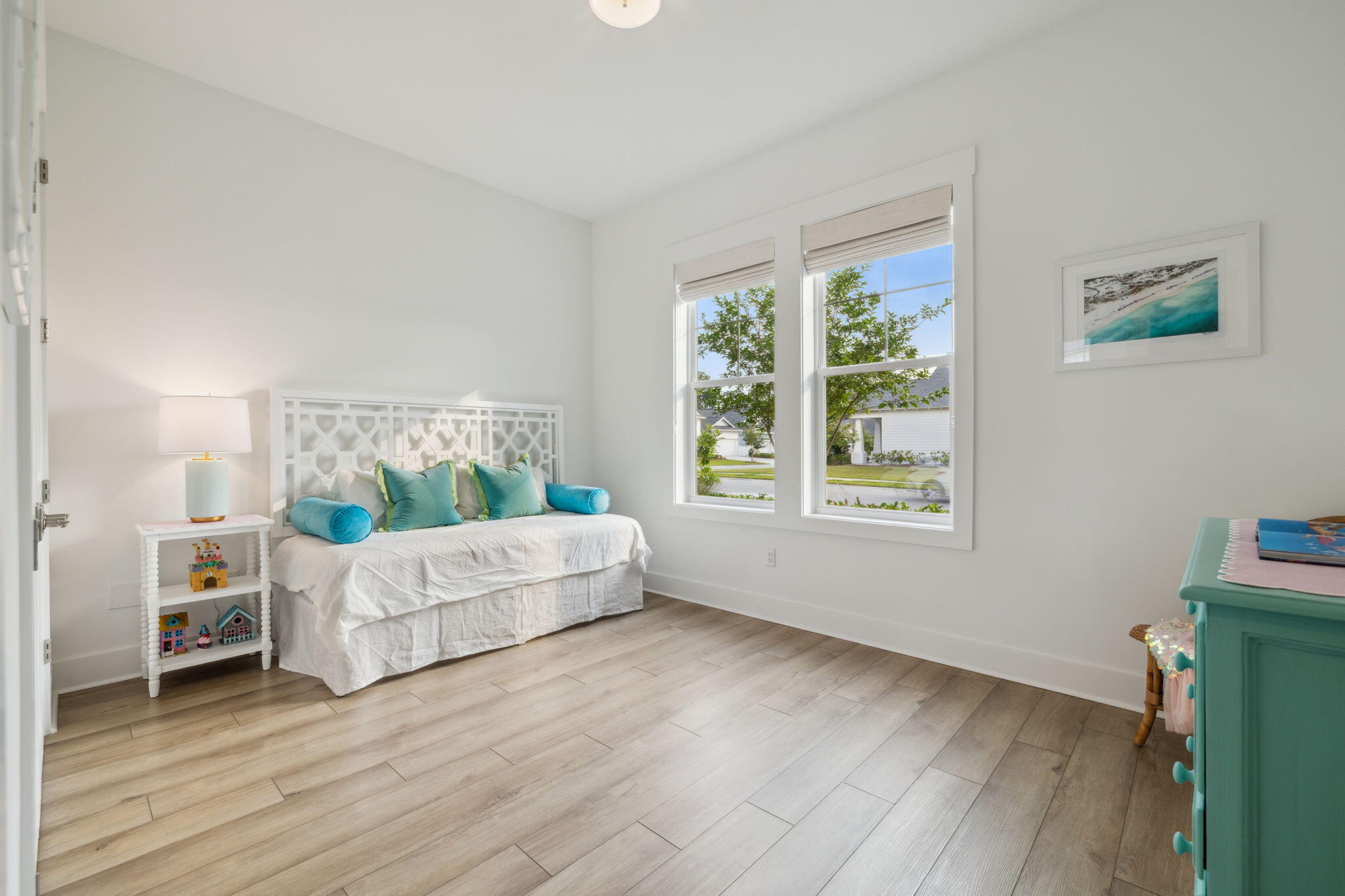 282 West Lafayette Rd Inlet Beach Inlet Beach, FL 32461 - Photo 27 of 40 a living room with a bed furniture and a window