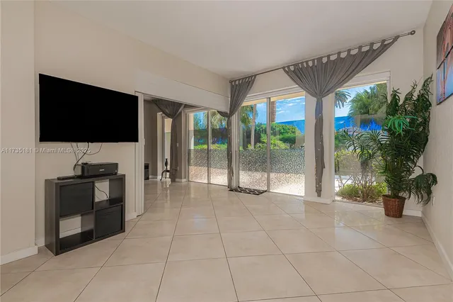 $145,000 | 11111 Biscayne Boulevard, Unit 1G/116, Miami, FL 33181