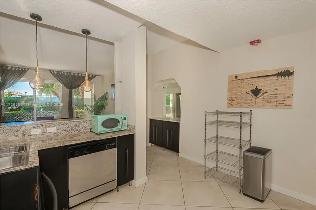 $145,000 | 11111 Biscayne Boulevard, Unit 1G/116, Miami, FL 33181