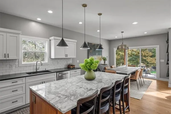 $749,000 | 6927 Glenn Lane, Parkville, MO 64152