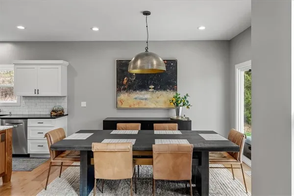 $749,000 | 6927 Glenn Lane, Parkville, MO 64152