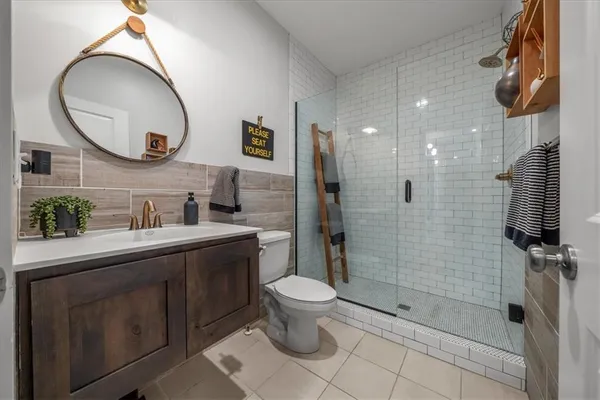 $749,000 | 6927 Glenn Lane, Parkville, MO 64152