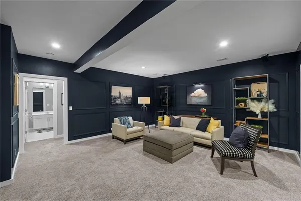$749,000 | 6927 Glenn Lane, Parkville, MO 64152