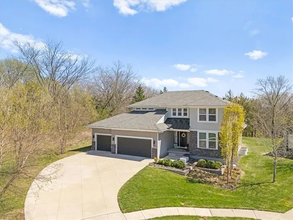 $749,000 | 6927 Glenn Lane, Parkville, MO 64152