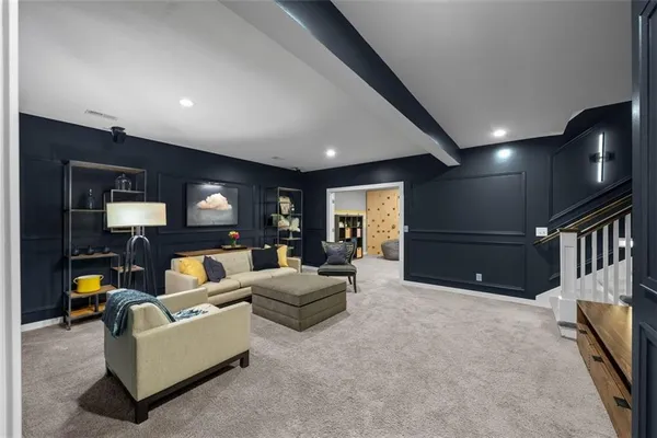 $749,000 | 6927 Glenn Lane, Parkville, MO 64152